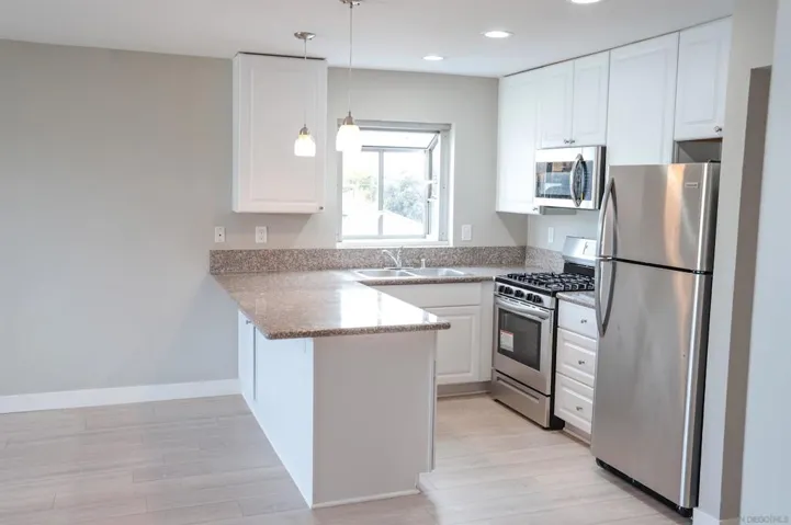 1522 24 Hornblend, San Diego, California 92109