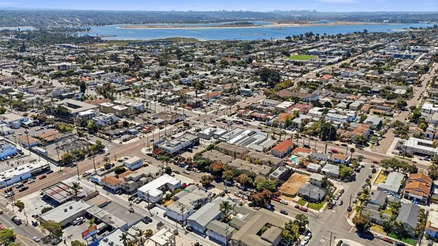 1522 24 Hornblend, San Diego, California 92109