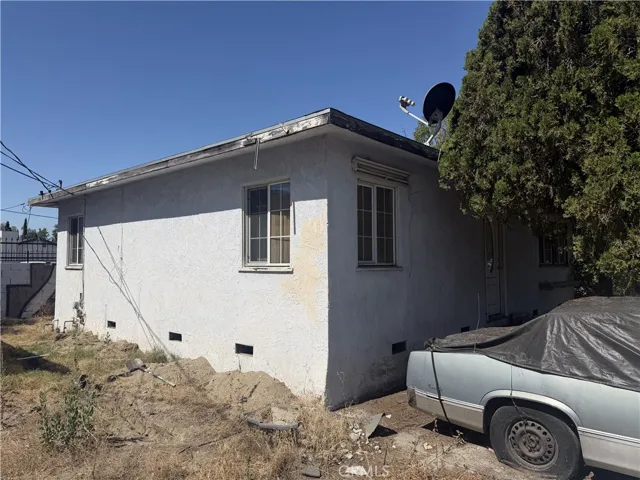7543 Vineland, Sun Valley, California 91352