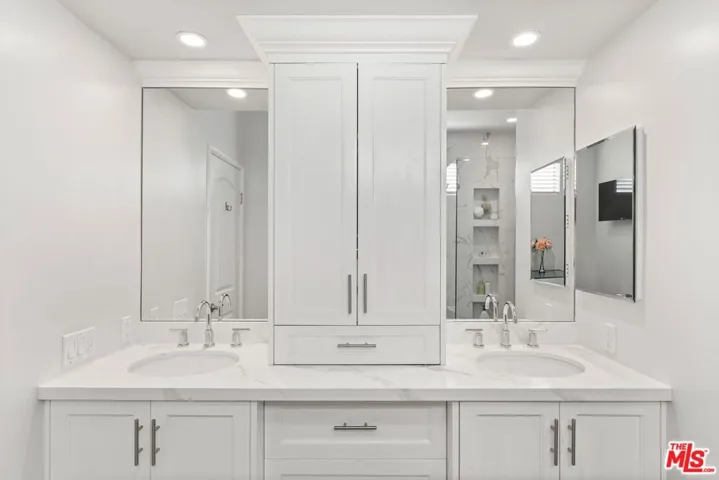 14844 Dickens Street 108, Sherman Oaks, California 91403