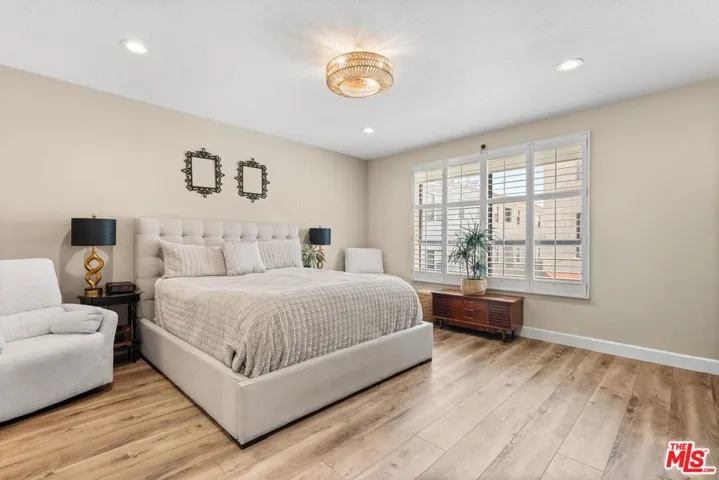 14844 Dickens Street 108, Sherman Oaks, California 91403