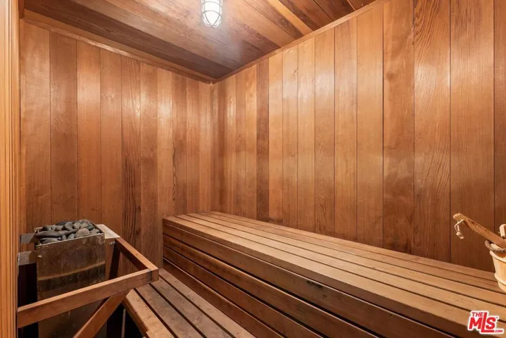 14844 Dickens Street 108, Sherman Oaks, California 91403