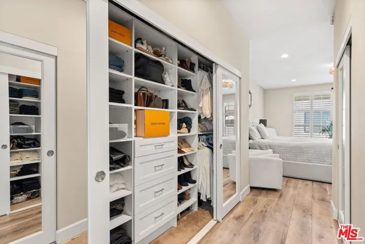 14844 Dickens Street 108, Sherman Oaks, California 91403