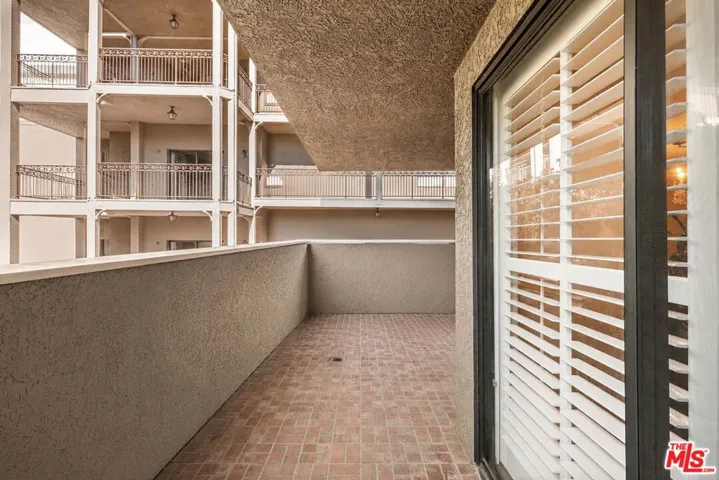 14844 Dickens Street 108, Sherman Oaks, California 91403