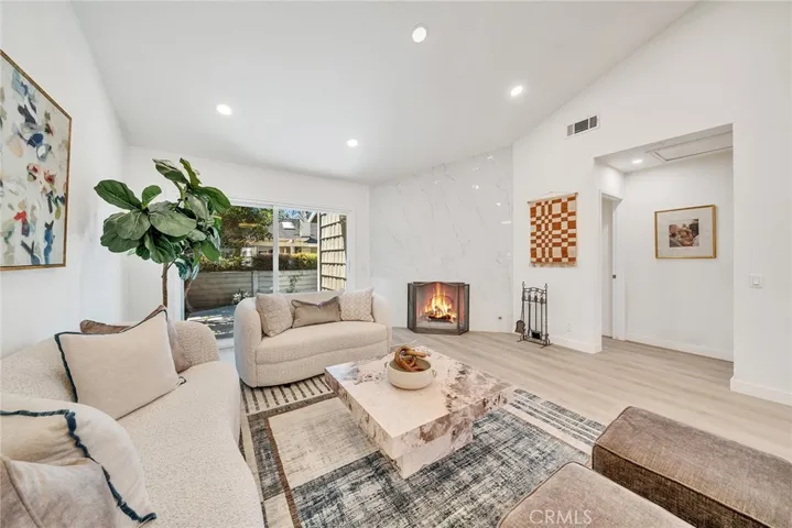 12 Primrose, Irvine, California 92604
