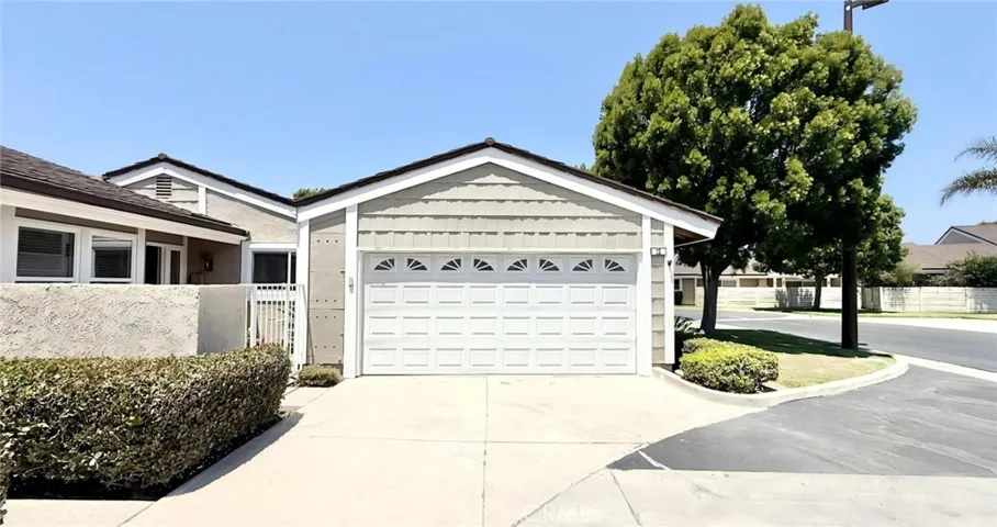 12 Primrose, Irvine, California 92604