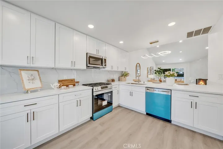 12 Primrose, Irvine, California 92604