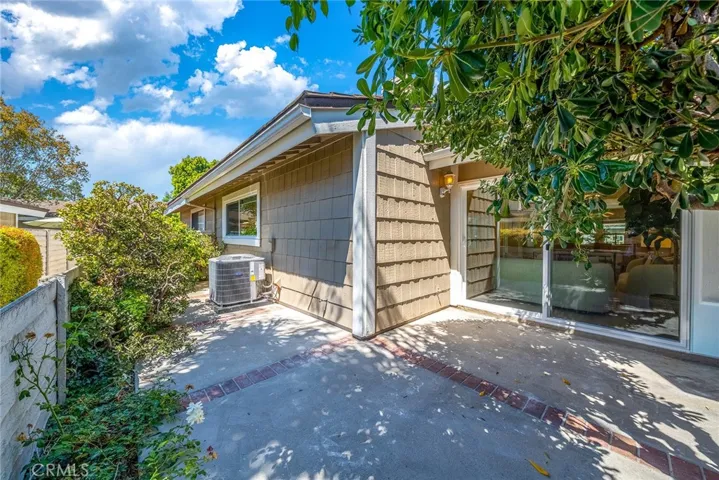 12 Primrose, Irvine, California 92604