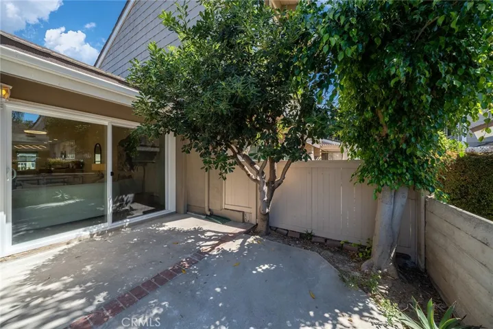 12 Primrose, Irvine, California 92604
