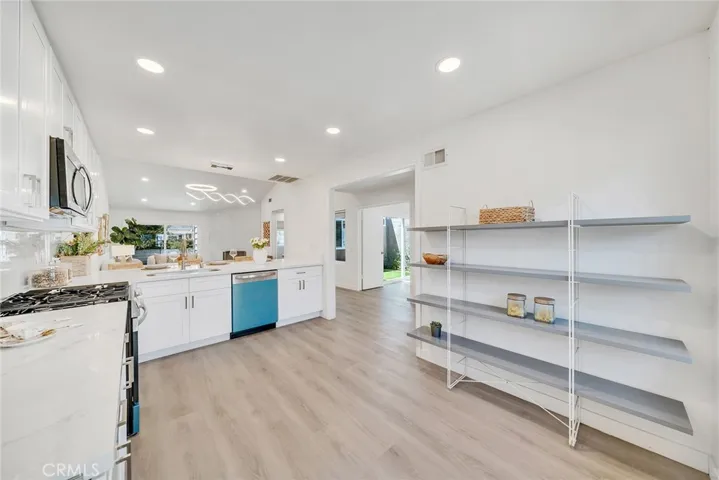 12 Primrose, Irvine, California 92604