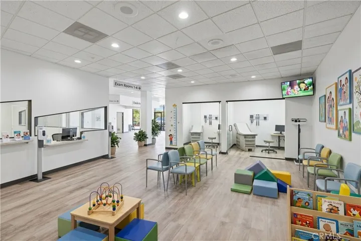 2140 E Palmdale Boulevard M, Palmdale, California 93550