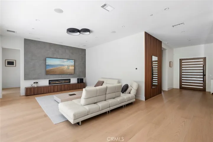 5742 Sierra Casa, Irvine, California 92603