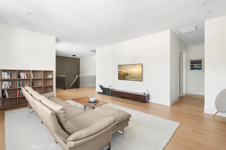 Upstairs bonus