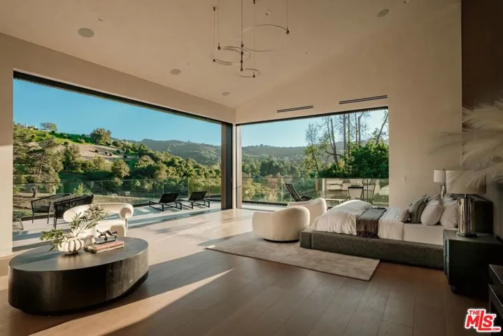 19378 Lemmer Drive, Tarzana, California 91356