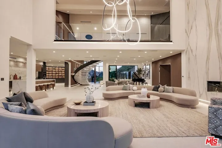 19378 Lemmer Drive, Tarzana, California 91356