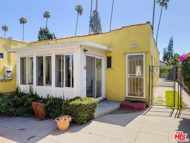 3857 2nd Avenue, Los Angeles, California 90008