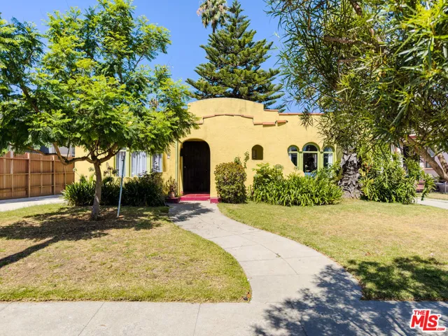 3857 2nd Avenue, Los Angeles, California 90008