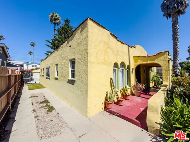 3857 2nd Avenue, Los Angeles, California 90008