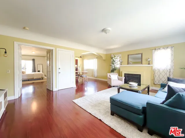 3857 2nd Avenue, Los Angeles, California 90008