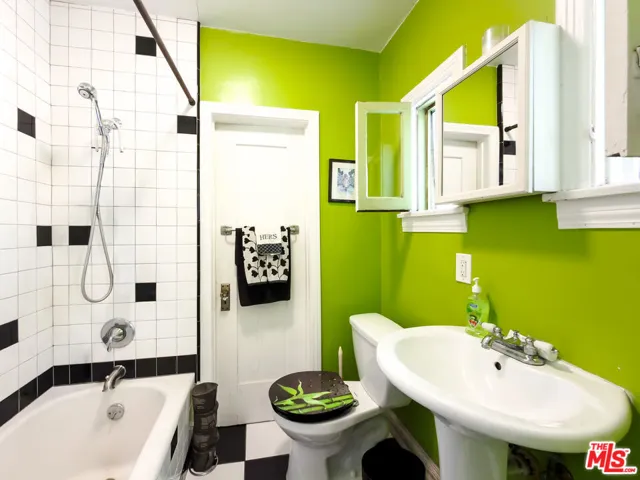 3857 2nd Avenue, Los Angeles, California 90008
