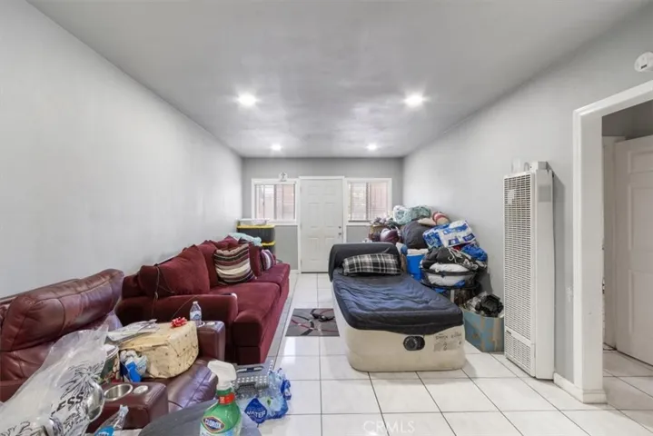 146 W 81st, Los Angeles, California 90003