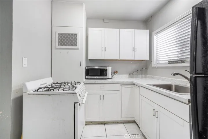 146 W 81st, Los Angeles, California 90003