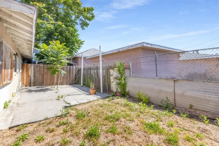 146 W 81st, Los Angeles, California 90003