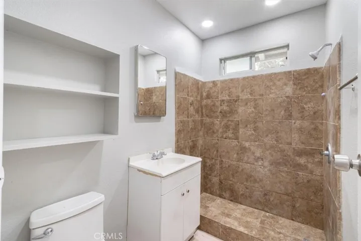 VACANT 1 BED UNIT