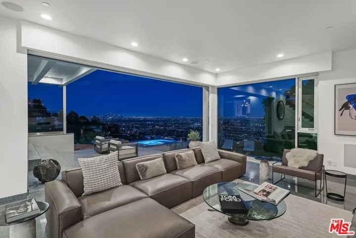 1500 Viewsite Terrace, Los Angeles, California 90069