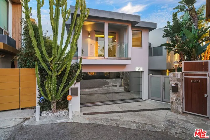 1500 Viewsite Terrace, Los Angeles, California 90069