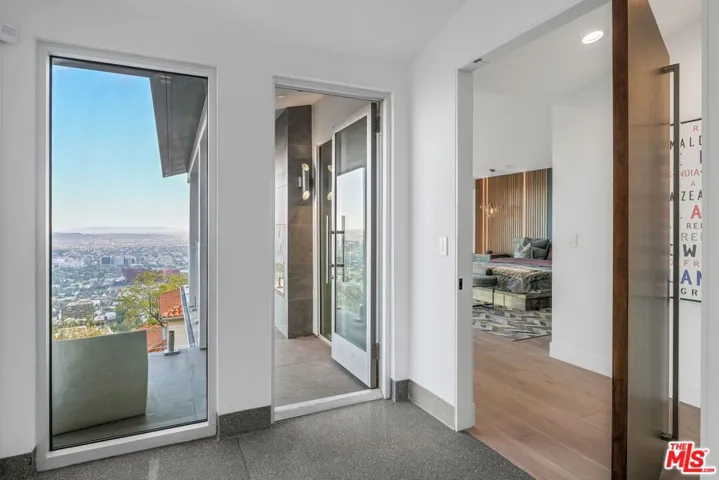 1500 Viewsite Terrace, Los Angeles, California 90069