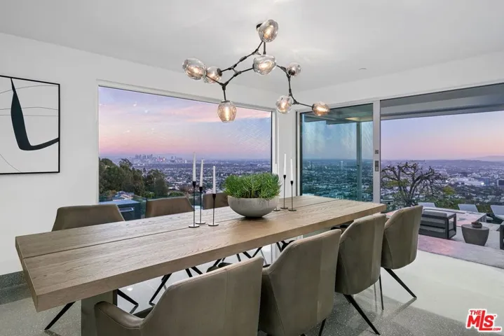 1500 Viewsite Terrace, Los Angeles, California 90069