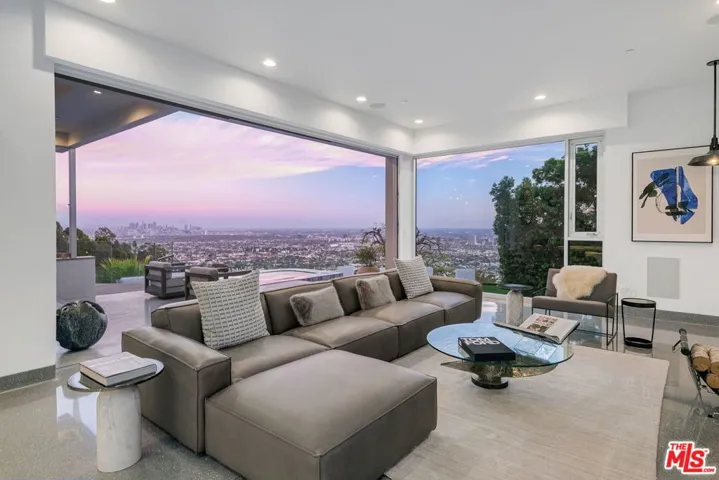 1500 Viewsite Terrace, Los Angeles, California 90069