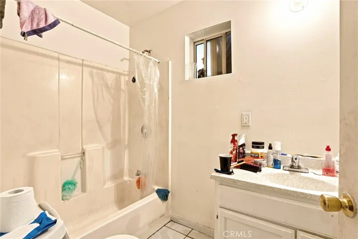 652 W 87th, Los Angeles, California 90044