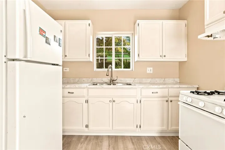 652 W 87th, Los Angeles, California 90044