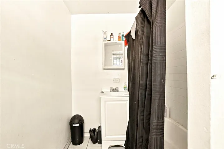 652 W 87th, Los Angeles, California 90044