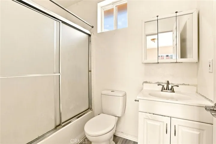 652 W 87th, Los Angeles, California 90044