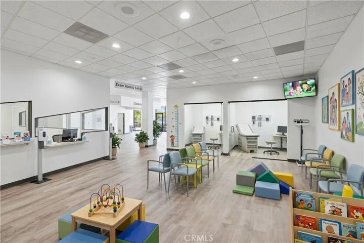 2140 E Palmdale Boulevard L, Palmdale, California 93550