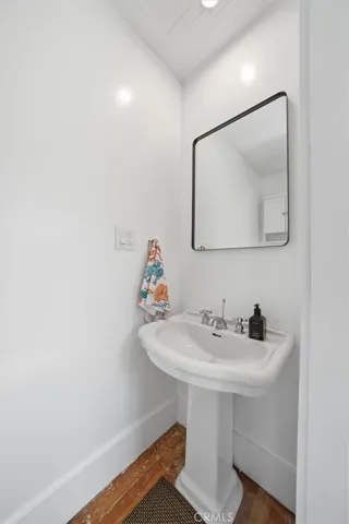 701 Manhattan Avenue, Hermosa Beach, California 90254