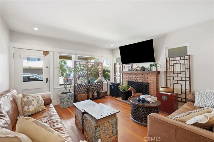 701 Manhattan Avenue, Hermosa Beach, California 90254
