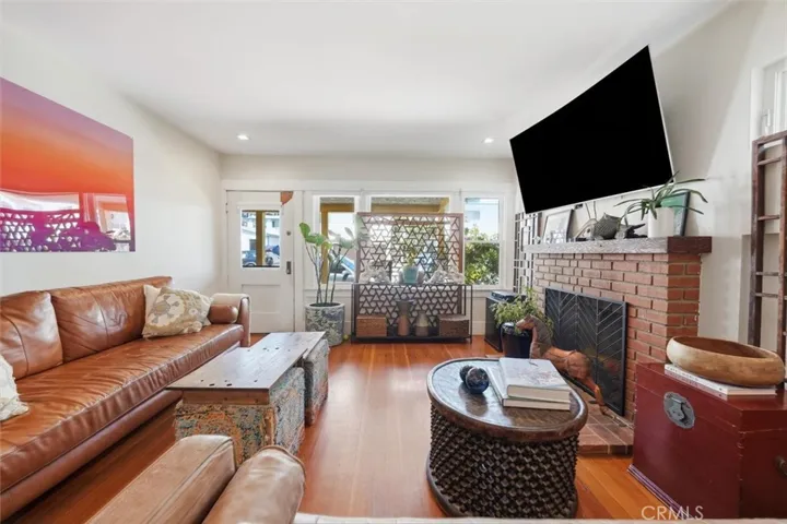 701 Manhattan Avenue, Hermosa Beach, California 90254