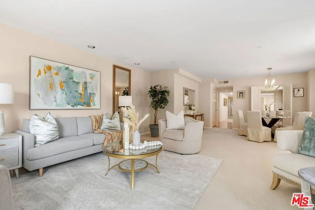 Spacious Living/Dining
