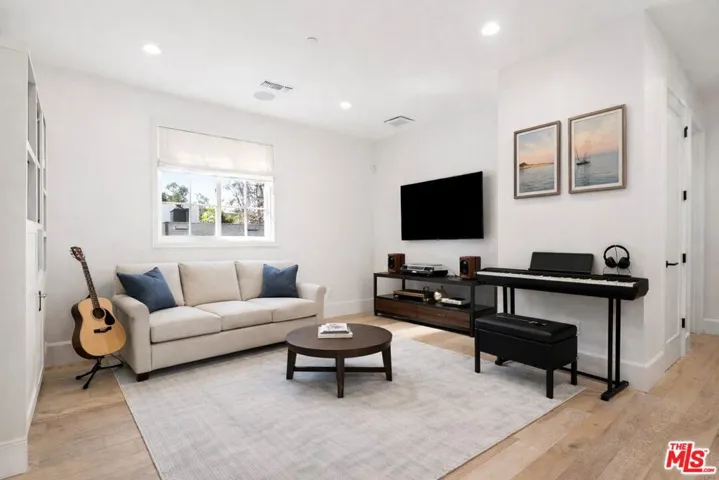 11380 Waterford St, Los Angeles, California 90049
