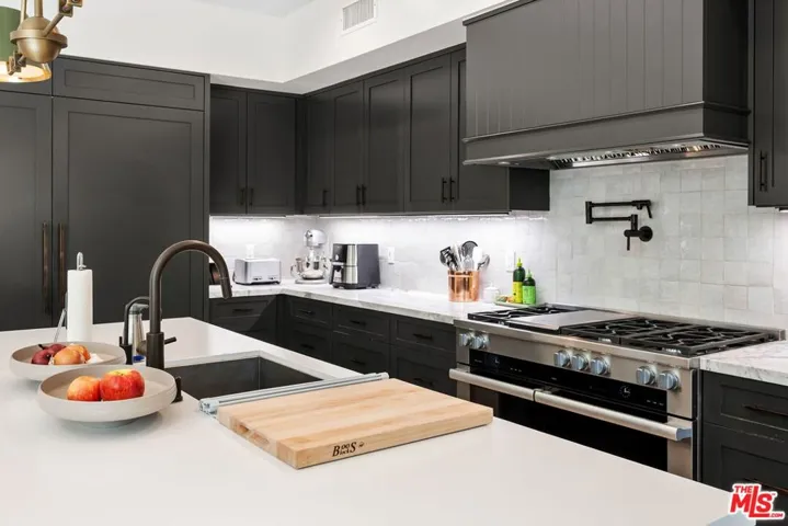 11380 Waterford St, Los Angeles, California 90049