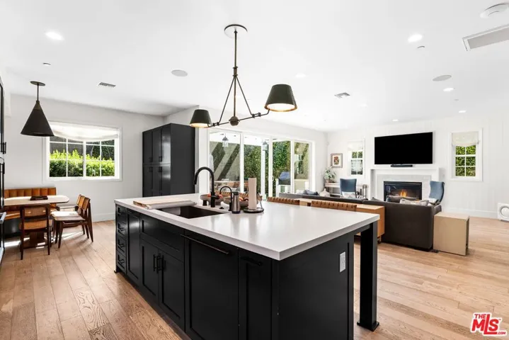 11380 Waterford St, Los Angeles, California 90049