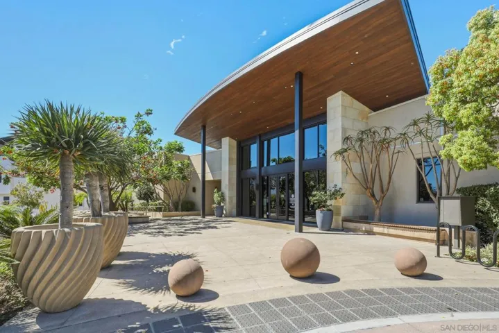 2854 Avella, San Diego, California 92108