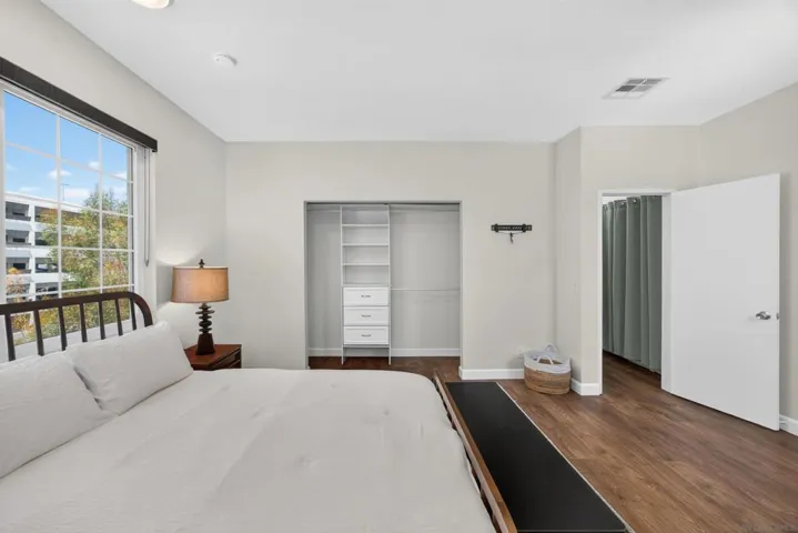 4204 3rd 7, San Diego, California 92103