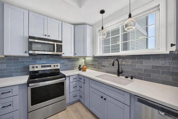 4204 3rd 7, San Diego, California 92103