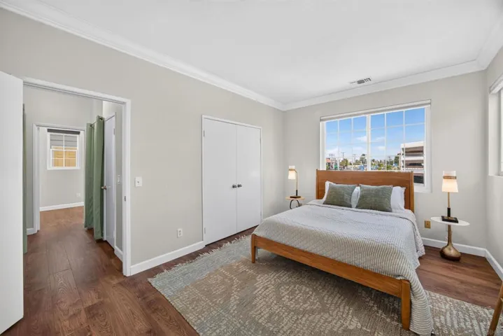 4204 3rd 7, San Diego, California 92103