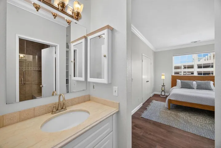 4204 3rd 7, San Diego, California 92103